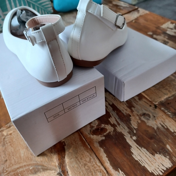 Shoes - Picture 3 of 6